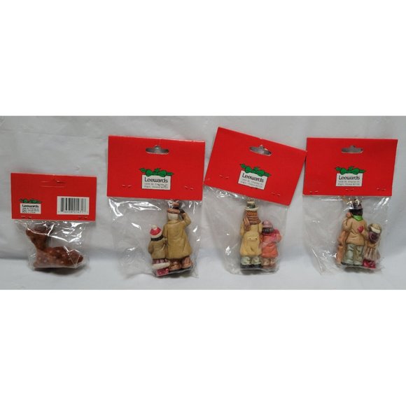 Lot of 4 Vintage Leewards Christmas Holiday Figures - Carolers and a Deer - Picture 2 of 3